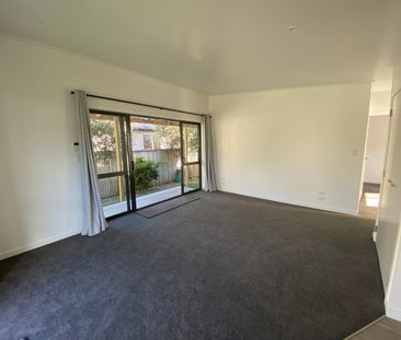 Modern stand alone two bedroom home located in Hamilton East. - Photo 1