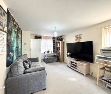 Meadow Drive, Southam, CV47 - Photo 1