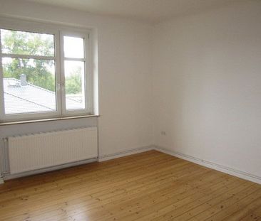 renovierte bzw. teilsanierte 2 Zimmer Wohnung mit Gemeinschaftsgarten in Erkner/bei Berlin - Foto 1