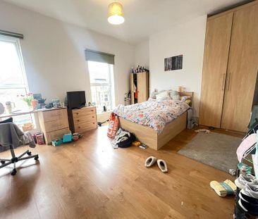 7 bedroom townhouse to rent - Photo 2