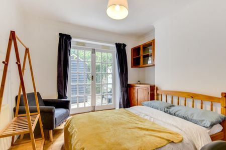 6 Bed Terraced House, Baden Road, BN2 - Photo 2