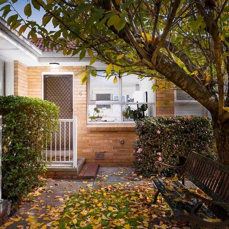 6/16 Vanberg Road, Essendon VIC 3040 - Photo 4