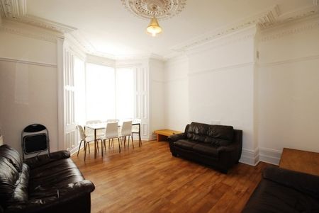 6 Bed - Stannington Avenue, Heaton - Photo 4