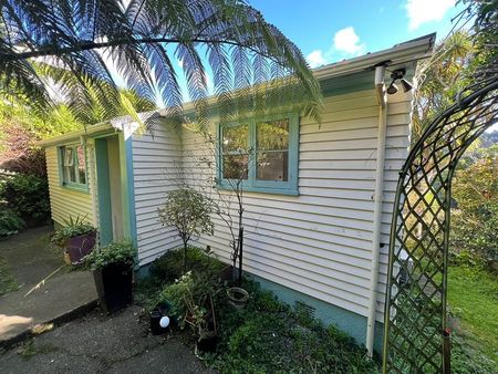 3 Bedroom, furnished character home Karori - Photo 4