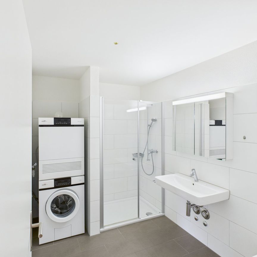 Moderne 2.5-Zimmer-Wohnung mit Loggia im Herzen von Wil - Foto 1