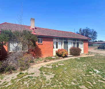 3 Bedroom house w/ minimal maintenance - Photo 1