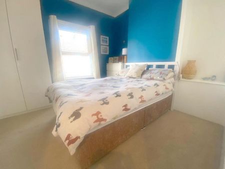 2 bedroom terraced house to rent - Photo 4