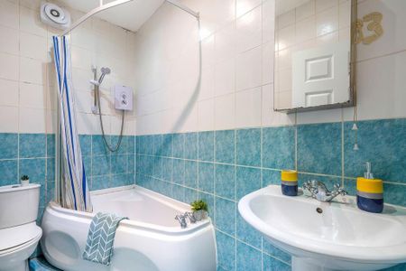 2 bedroom flat to rent - Photo 5