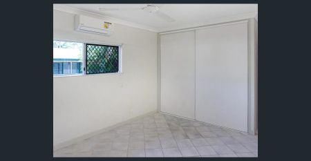 3 Bedroom Home with no rear neighbours! - Photo 5