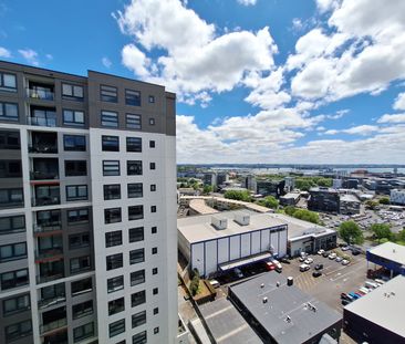 Great harbour views - Photo 1