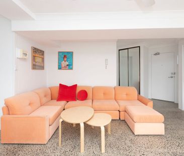 Stylish, Renovated Bondi Beach Unit with access to Rooftop and Cour... - Photo 1