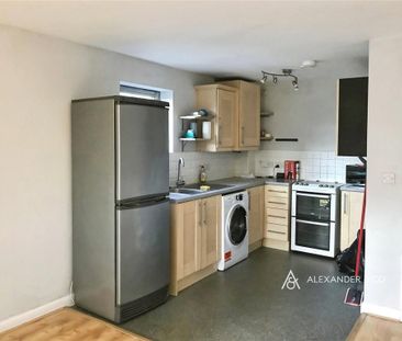 2 bedroom flat to rent - Photo 3