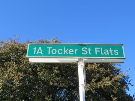 Sunny bedsit in a park - Photo 4