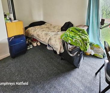 Coney Close, Hatfield, AL10 - Photo 1