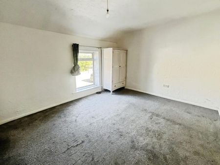 3 bedroom apartment to rent - Photo 2