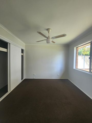 Family Home in Newtown - Photo 4