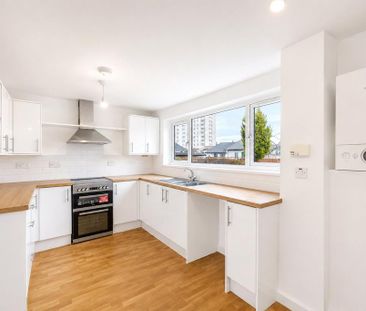 3 bedroom terraced house to rent - Photo 2