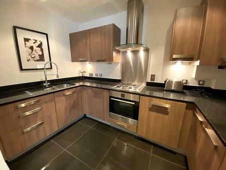 2 bedroom flat to rent - Photo 5