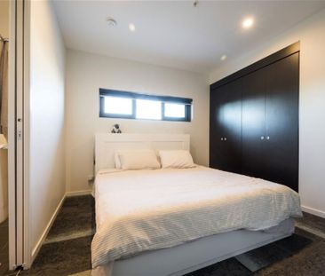 Modern two bedroom apartment - Photo 2