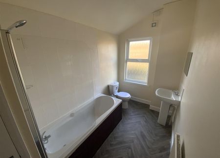 2 bedroom house - mid terrace to rent - Photo 3