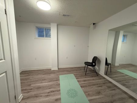 For Lease - 106 East Avenue, Toronto, Ontario - Photo 3