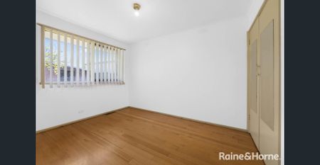 Fully renovated family home in a great location! - Photo 4