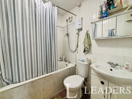 1 bedroom flat to rent - Photo 5