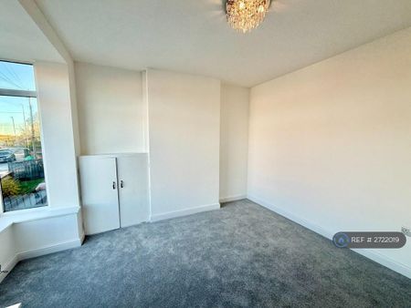 3 bedroom end of terrace house to rent - Photo 4