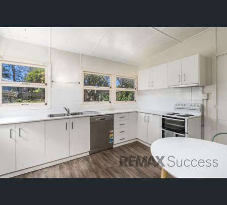 6 Parkinson Street, South Toowoomba, Qld 4350 - Photo 3