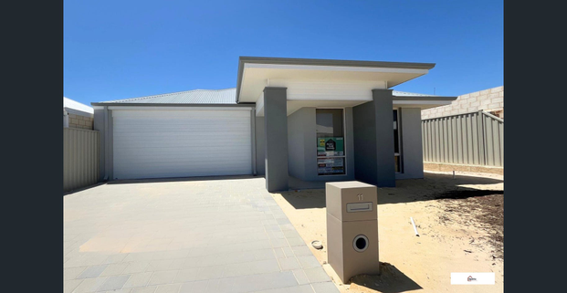 Modern & Minutes from the Beach - Photo 1