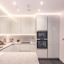 TWO BEDROOM APARTMENT TO LET CHARLES CLOWES WALK NINE ELMS SW11 - Photo 1