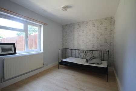 Bartram Close, Uxbridge, UB8 - Photo 2