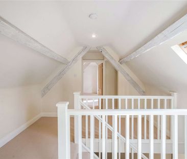 Charming three bedroom cottage in the desirable village of Winson. - Photo 1