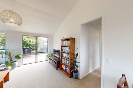 Awapuni- 3 bedrooms - Photo 4