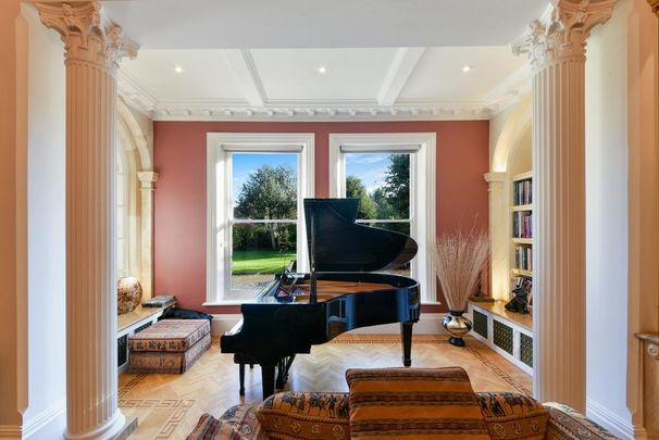 11 bedroom detached house to rent - Photo 1
