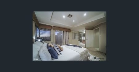 Beautiful 4 X 2 Family Home! - Photo 3