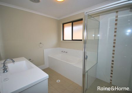 Modern Family Living in Quiet Cul-De-Sac - Photo 4