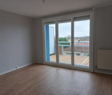 Location Appartement 4 pièces 62 m² La Châtre - Photo 2