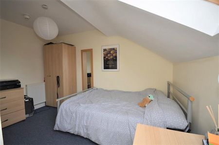 6 bedroom House To Let - Photo 4