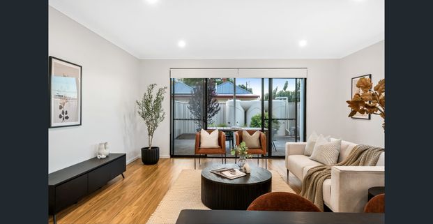 Executive Style Living on Brompton's City Cusp - Photo 1