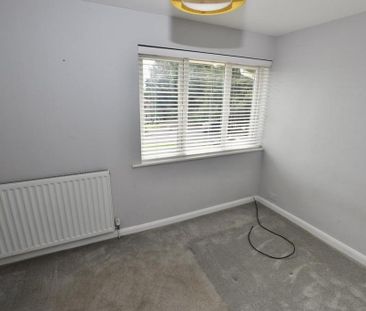 3 bedroom end of terrace house to rent - Photo 4