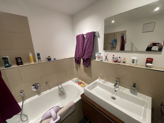 Perfektes Zuhause für Paare & junge Familien – stilvolle 3 Zimmer mit 98 qm, Terrasse & Carport - Photo 1