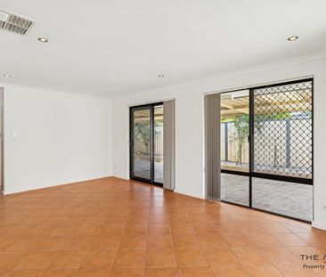 Freshly Updated 3 Bedroom Home in Queens Park - Photo 4