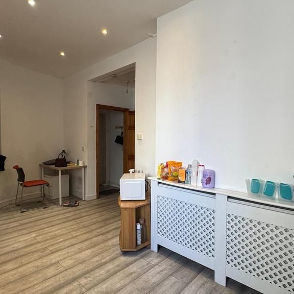 2 bedroom house to rent - Photo 1