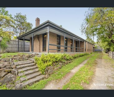 PERFECT FAMILY LIVING IN PRIME RINGWOOD POCKET - Photo 1