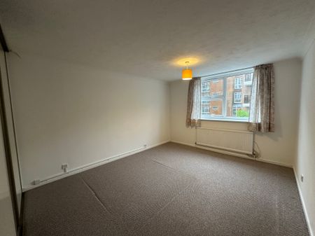 2 bedroom apartment to rent Cardinal Court, Grand Avenue, Worthing, BN11 - Photo 5