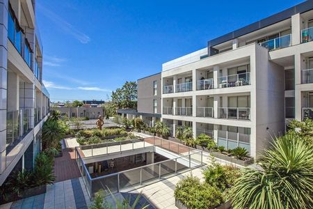 Well Positioned, Quality Apartment! - Photo 4