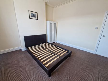 King Edward Road, SA1 4LU, Swansea - Photo 4
