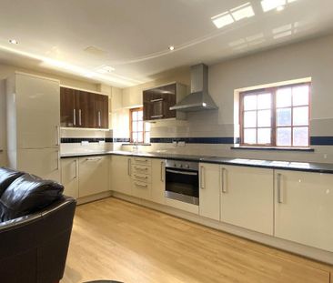 4 bedroom flat to rent - Photo 3