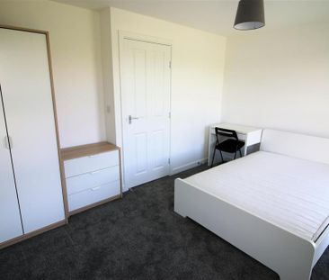 5 bedroom private hall to rent - Photo 3